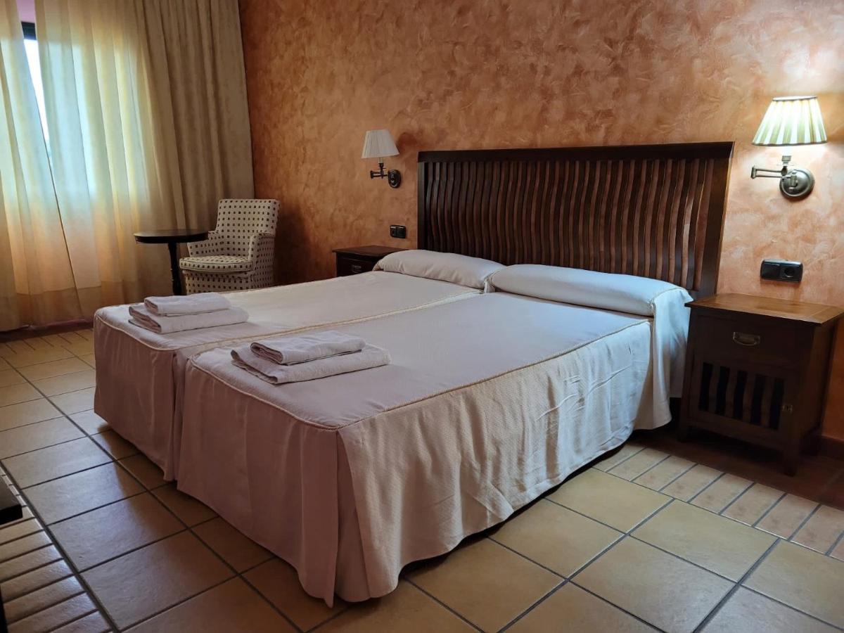 Hospedium Hotel Dona Mafalda De Castilla Plasencia Ngoại thất bức ảnh