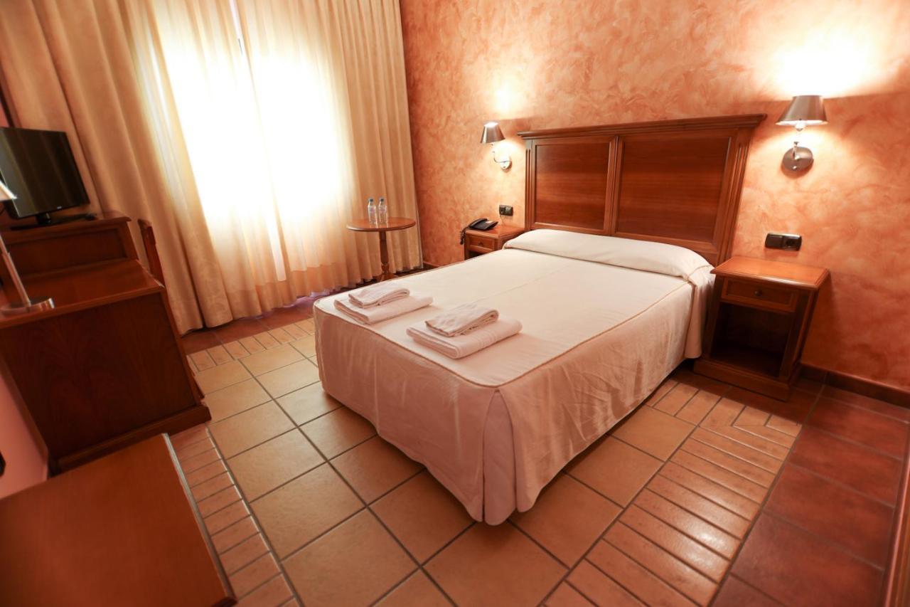 Hospedium Hotel Dona Mafalda De Castilla Plasencia Ngoại thất bức ảnh