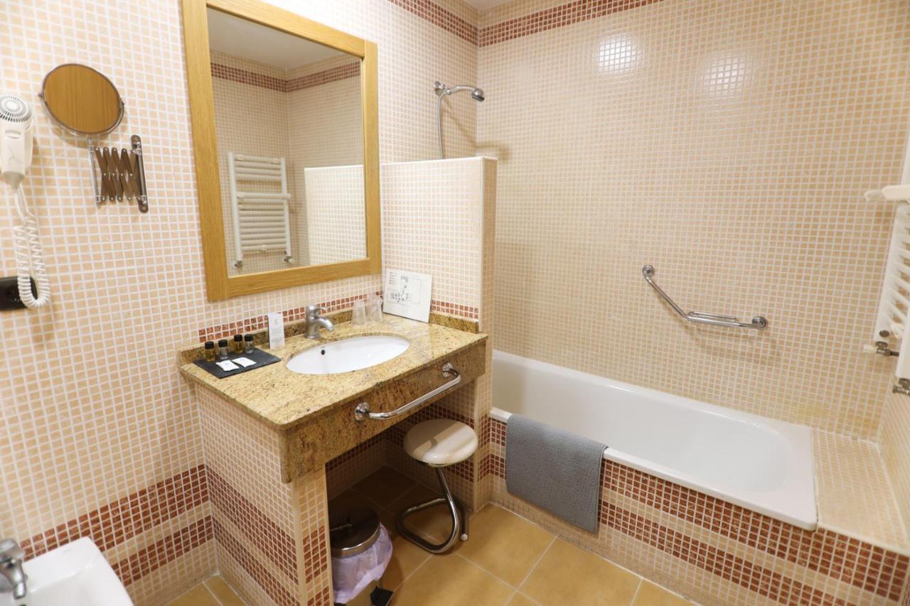 Hospedium Hotel Dona Mafalda De Castilla Plasencia Ngoại thất bức ảnh