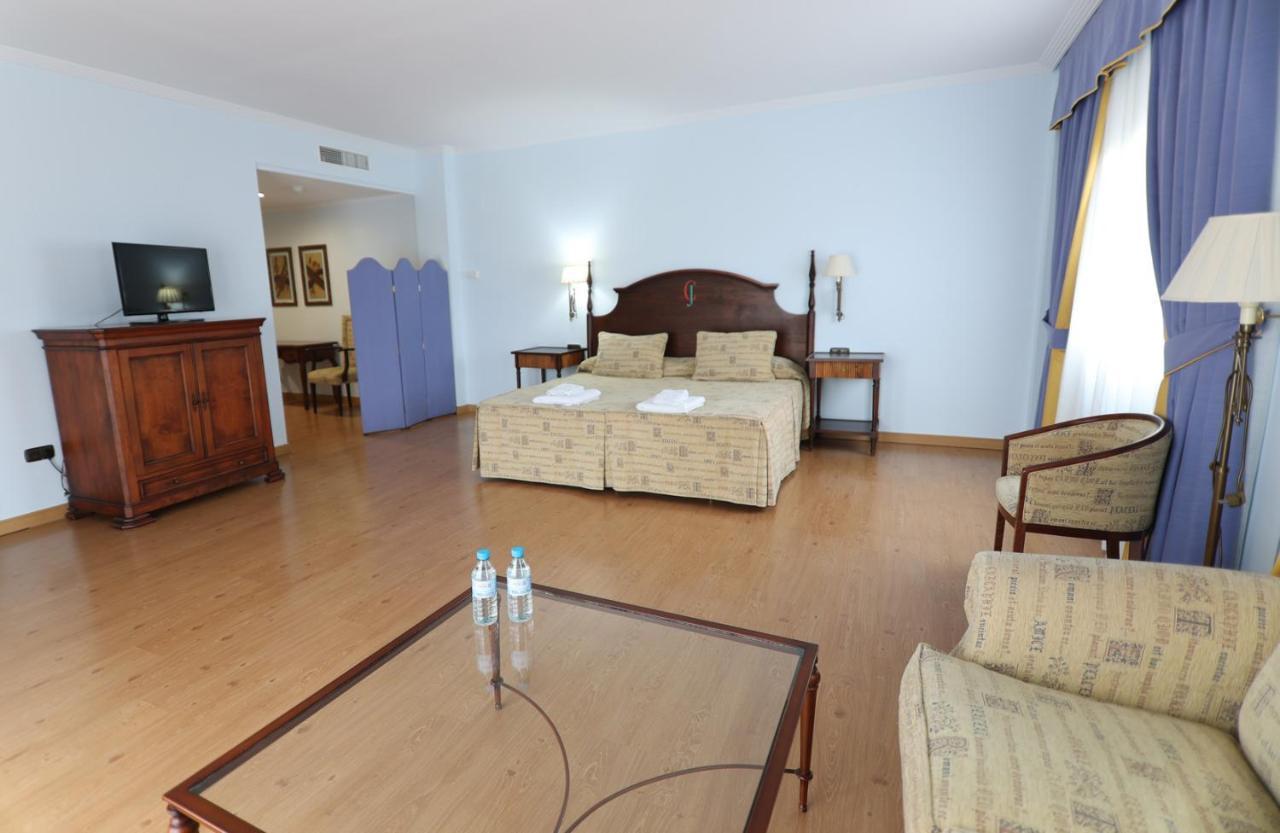 Hospedium Hotel Dona Mafalda De Castilla Plasencia Ngoại thất bức ảnh