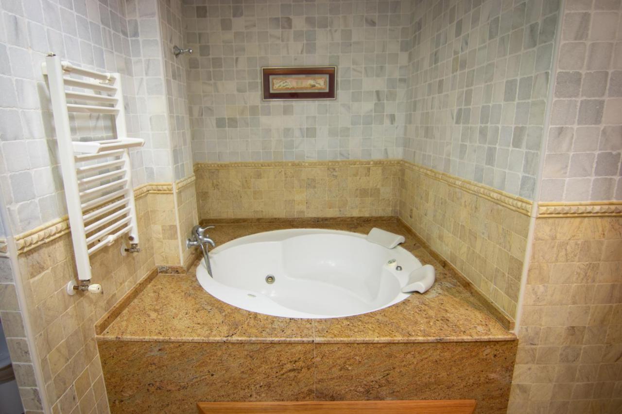 Hospedium Hotel Dona Mafalda De Castilla Plasencia Ngoại thất bức ảnh