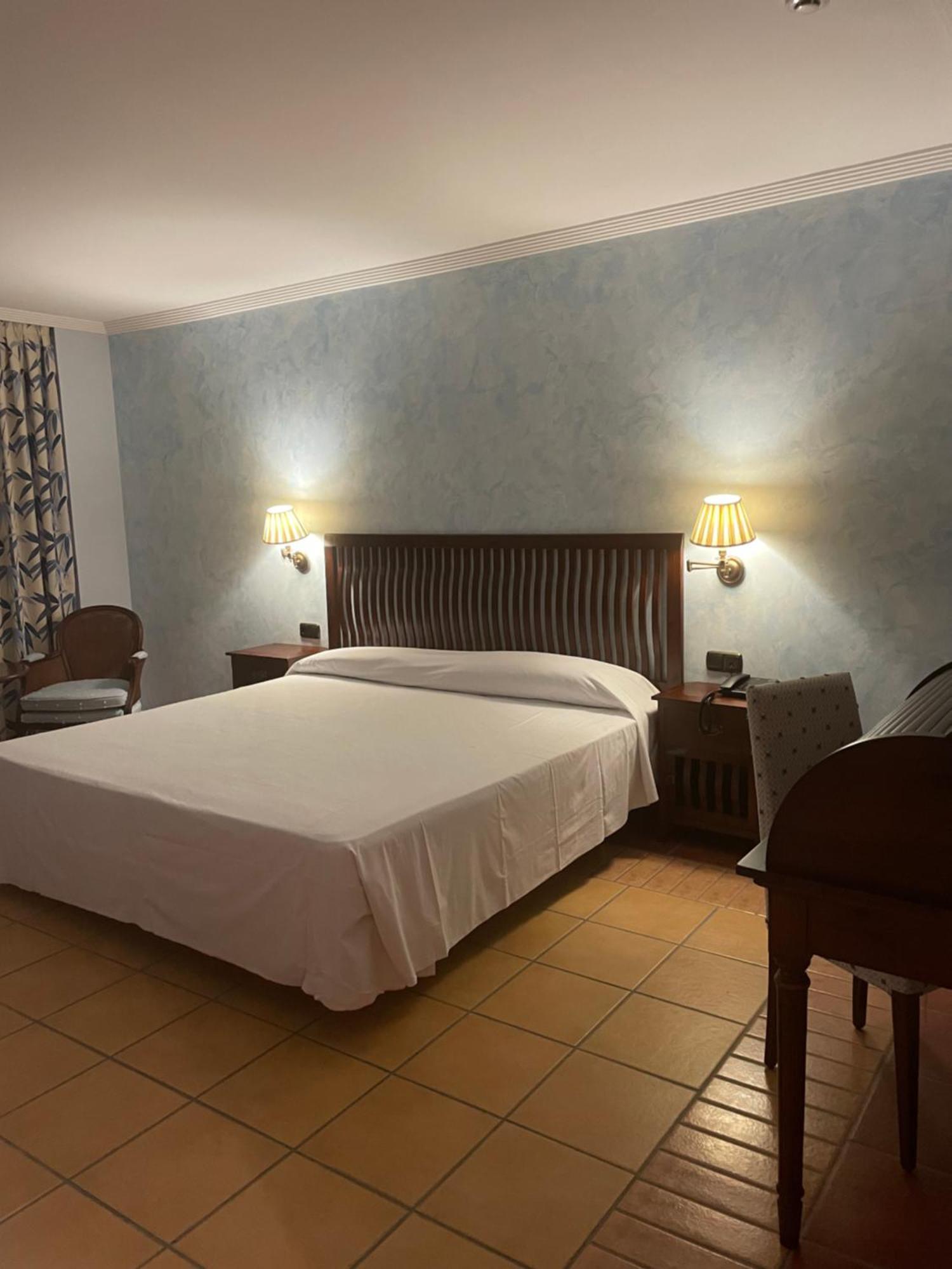 Hospedium Hotel Dona Mafalda De Castilla Plasencia Ngoại thất bức ảnh