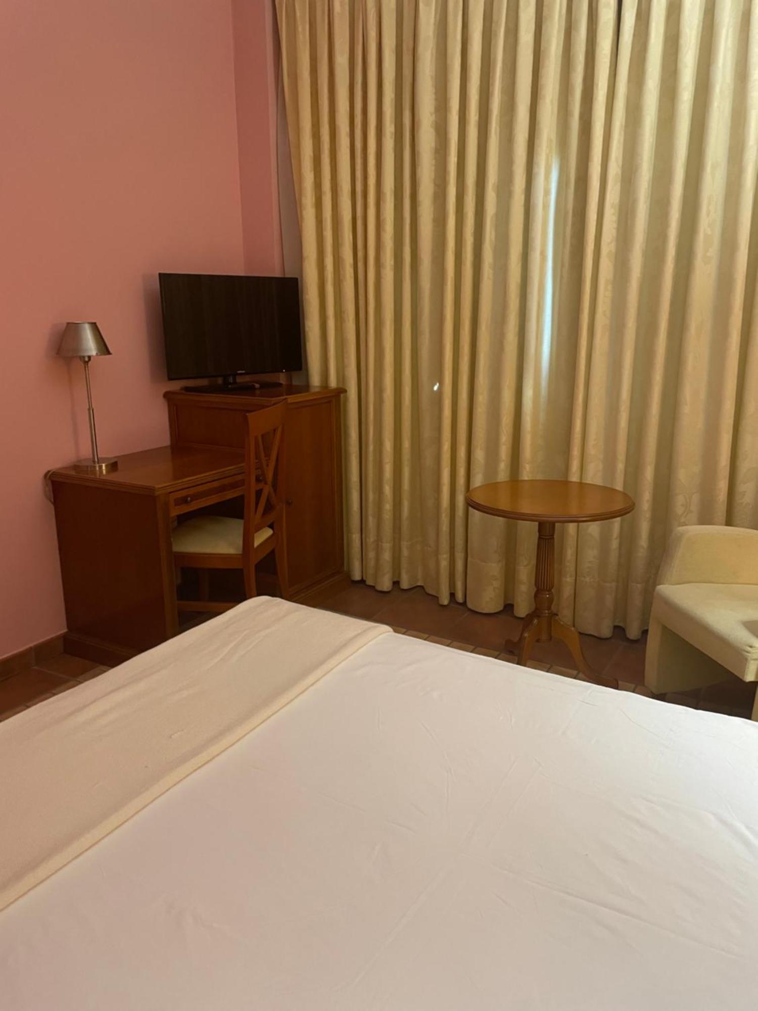 Hospedium Hotel Dona Mafalda De Castilla Plasencia Ngoại thất bức ảnh