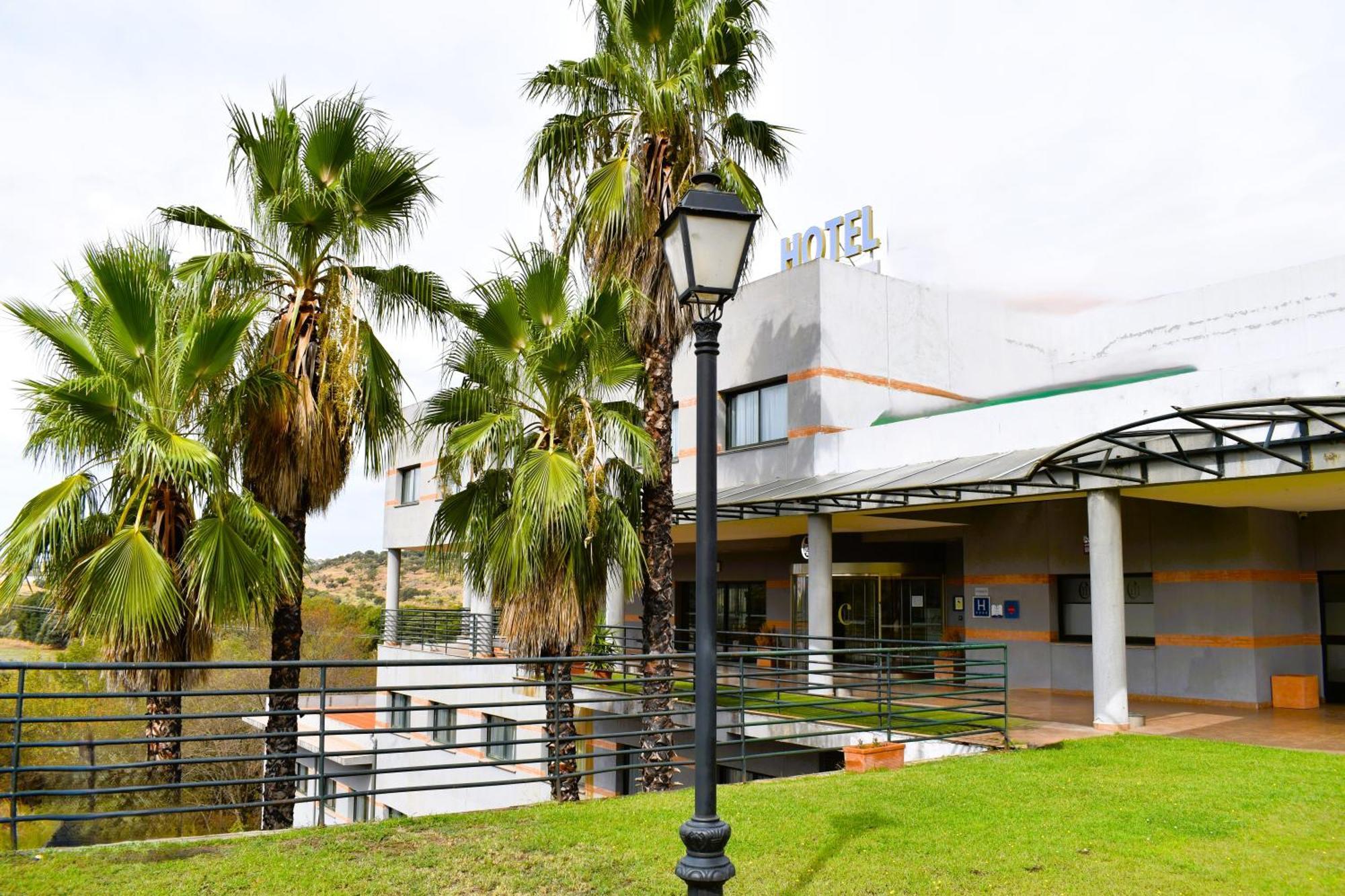 Hospedium Hotel Dona Mafalda De Castilla Plasencia Ngoại thất bức ảnh